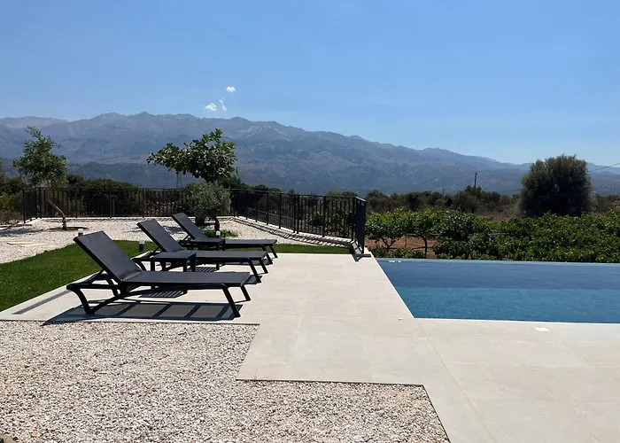 Villa Recluso-3 Bd Luxury Country Villa, Huge Heated Pool With Hydromassage, Individual Bbq & Large Yard, Mountain View
