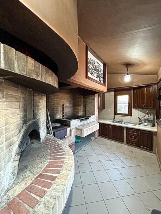 Villa Recluso-3 Bd Luxury Country Villa, Huge Heated Pool With Hydromassage, Individual Bbq & Large Yard, Mountain View Maláxa