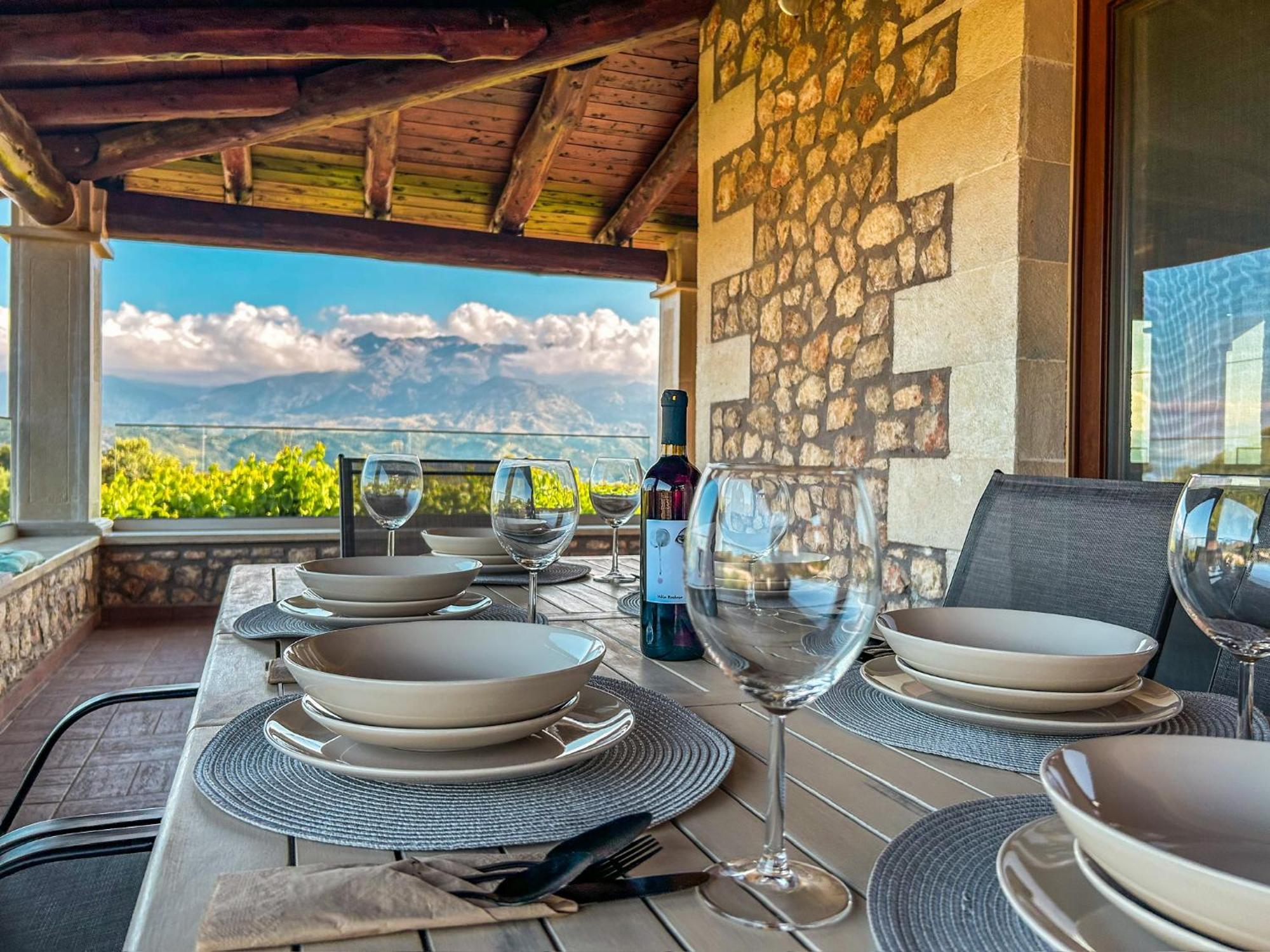 Recluso-3 Bd Luxury Country Villa, Huge Heated Pool With Hydromassage, Individual Bbq & Large Yard, Mountain View * Maláxa