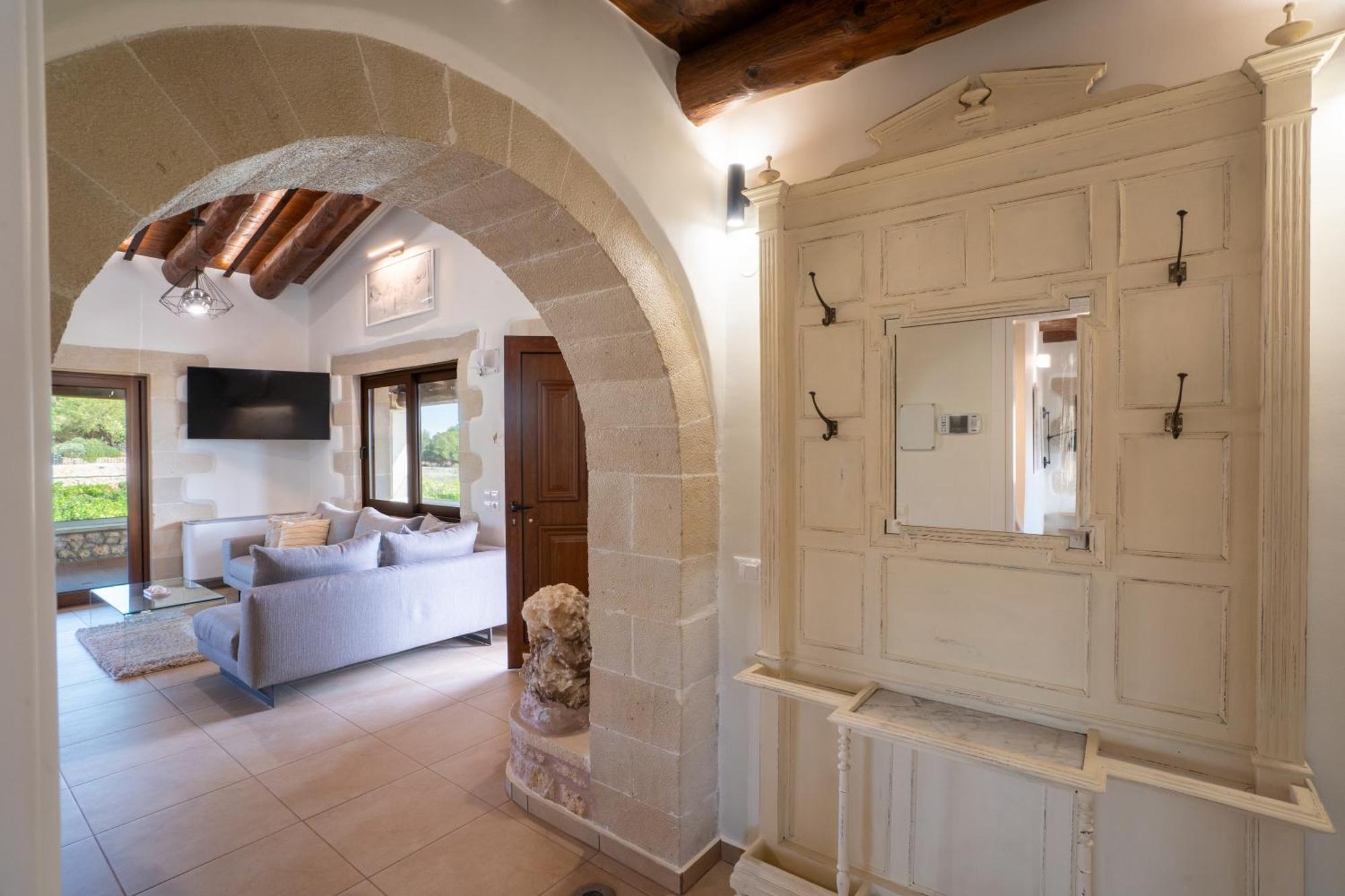 Vila Recluso-3 Bd Luxury Country Villa, Huge Heated Pool With Hydromassage, Individual Bbq & Large Yard, Mountain View